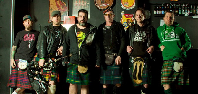 TheRealMcKenzies-promoFoto2011-2.jpg